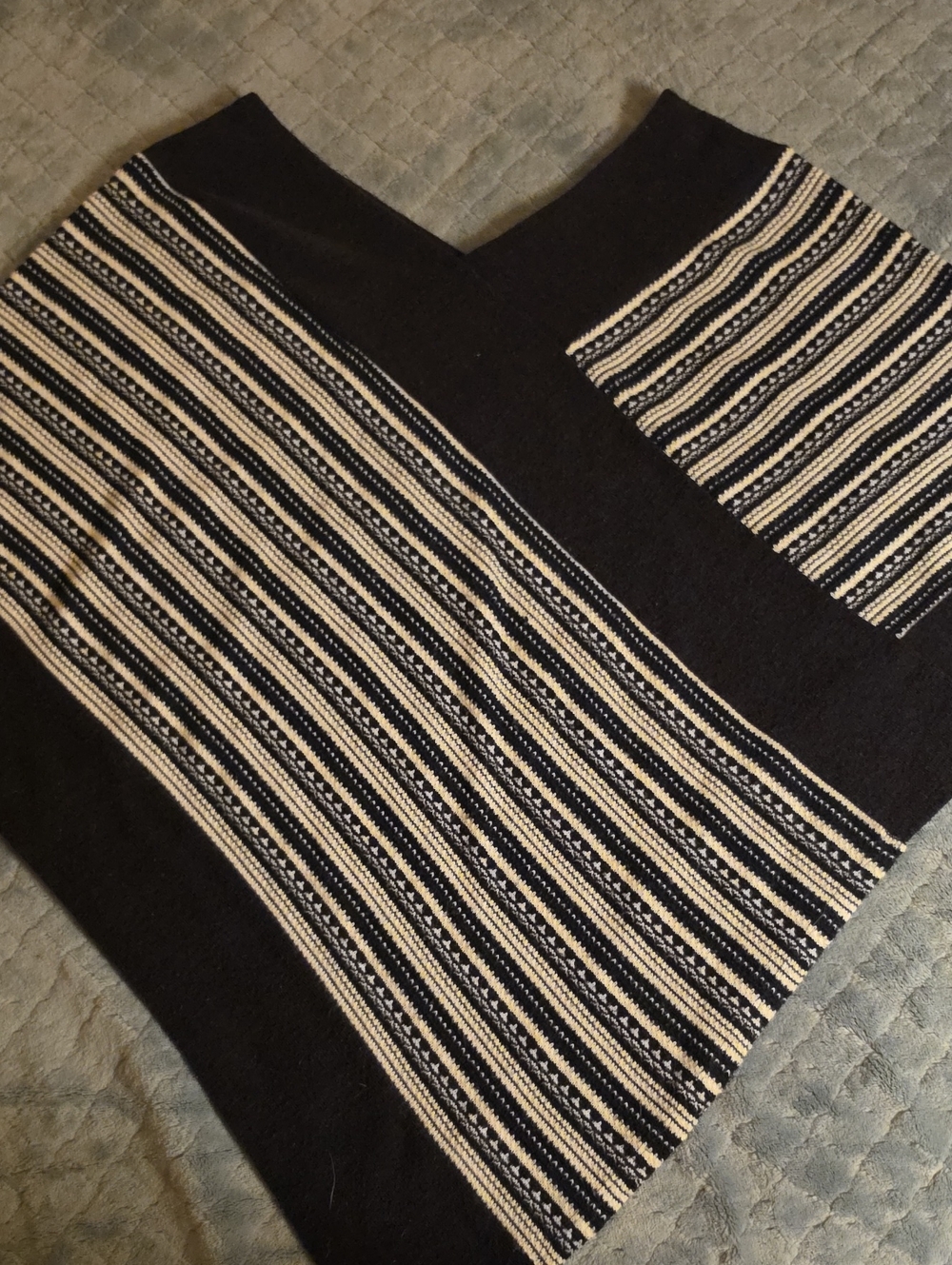 Style & Co. Black & White Geometric Striped V-Neck Knit Poncho Sweater – S/M